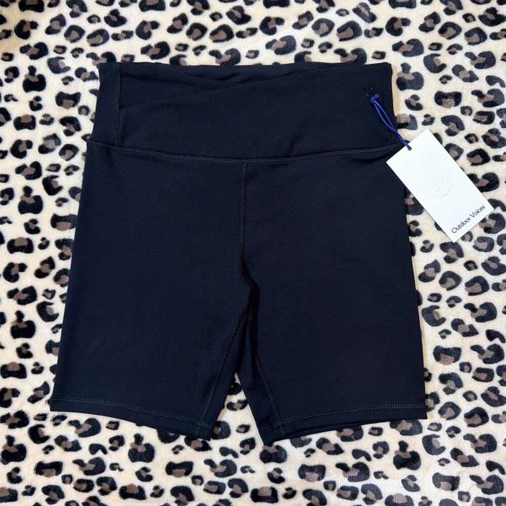 Outdoor Voices NWT Crossover Black Beauty CloudKnit 7" Inseam Bike Shorts Size M